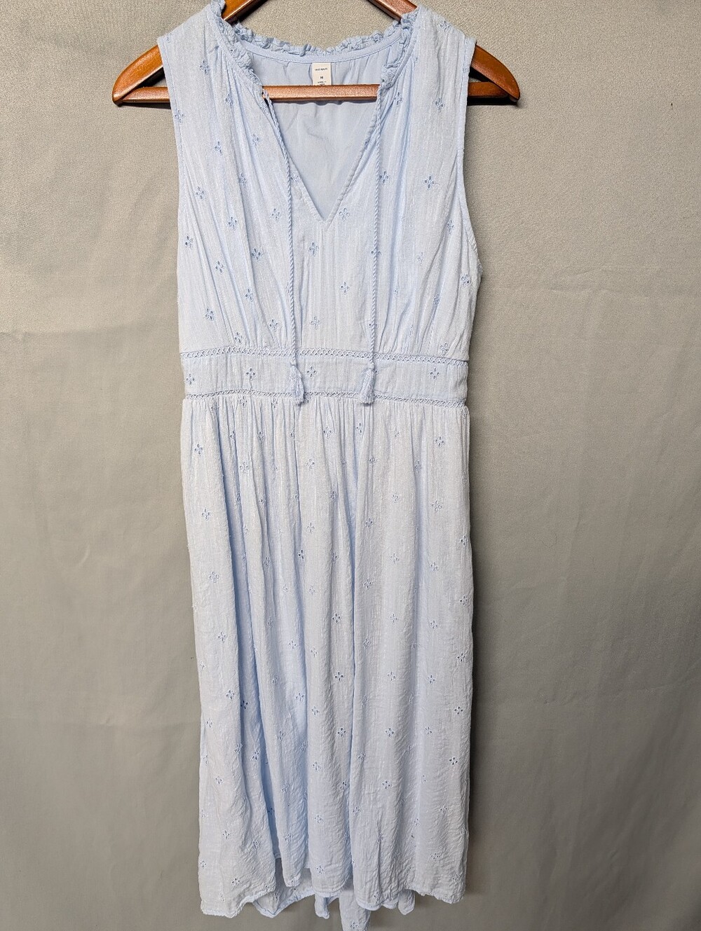 Light Blue Eyelet V-Neck Tank Midi Dress Size Medium